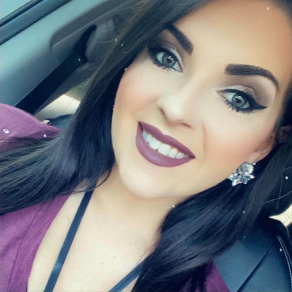 Meet your Posher, Kacie